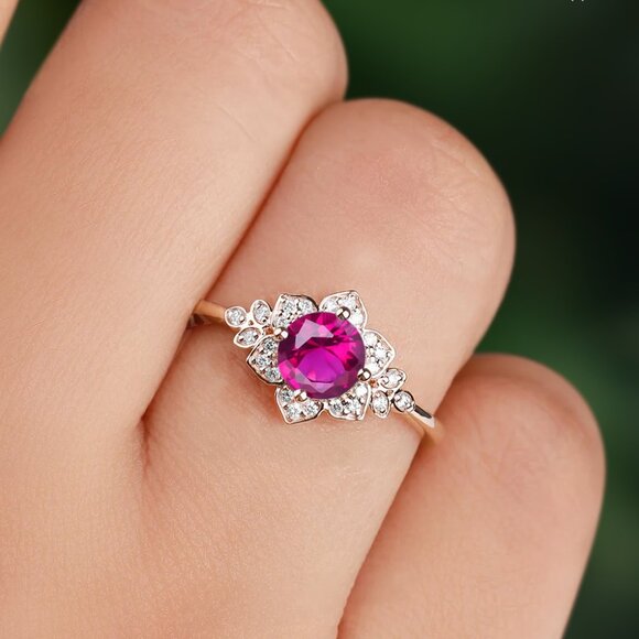 Vintage Style Floral ring - Flamingo Pink Ruby, Art Deco Flower Ring Liz Halston - Picture 1 of 3
